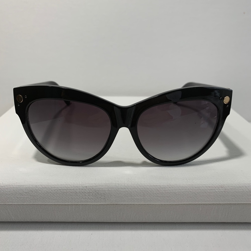Nine West black and gold oversized sunglasses